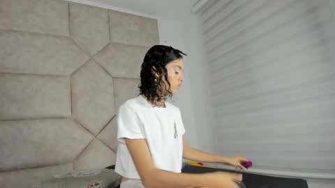 V A I O L E T T  S M I T H online show from 09-20-25, 10:05