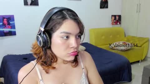 Snapshot of vaioletuwu chatting on 01-15-25, 11:00 Vaiolet1314 online show from 01-15-25, 11:00