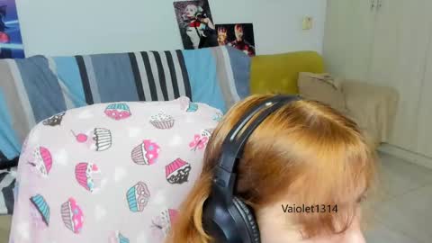 Snapshot of vaioletuwu chatting on 03-09-25, 05:33 Vaiolet1314 online show from 03-09-25, 05:33