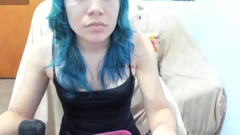 Snapshot of vaioletuwu chatting on 10-04-25, 02:31 Vaiolet1314 online show from 10-04-25, 02:31