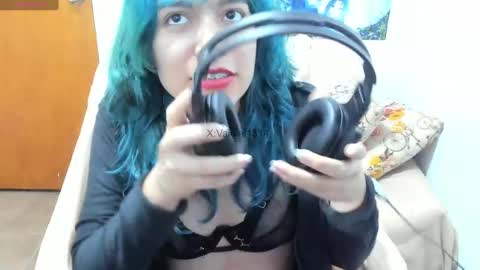 Snapshot of vaioletuwu chatting on 10-08-25, 01:47 Vaiolet1314 online show from 10-08-25, 01:47