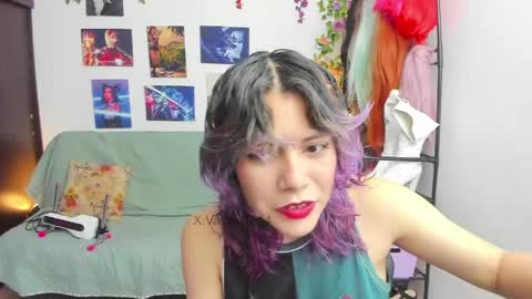 Snapshot of vaioletuwu chatting on 05-20-26, 02:51 Vaiolet1314 online show from 05-20-26, 02:51