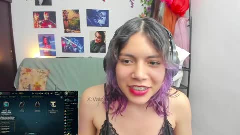 Snapshot of vaioletuwu chatting on 05-24-26, 03:22 Vaiolet1314 online show from 05-24-26, 03:22