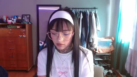 valentina online show from 12-19-25, 06:59