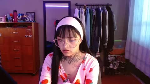 valentina online show from 12-22-25, 02:36