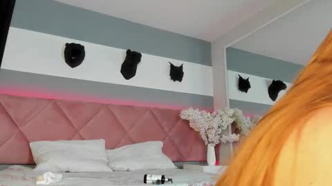 Snapshot of val_oconner chatting on 09-23-25, 03:09 val_oconner online show from 09-23-25, 03:09