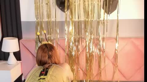 Snapshot of val_oconner chatting on 10-04-25, 03:59 val_oconner online show from 10-04-25, 03:59