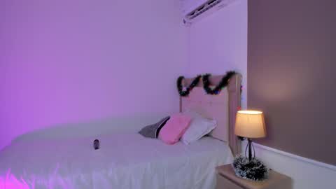 HI IM NEW online show from 12-11-24, 03:05