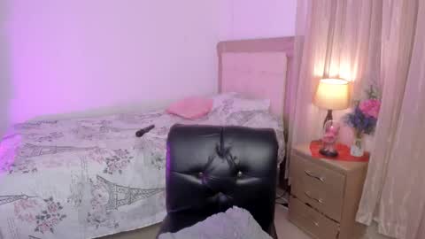 HI IM NEW online show from 03-07-25, 03:39