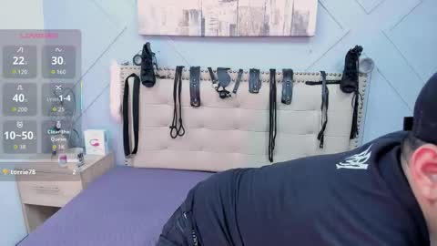 Snapshot of vale_n_matt chatting on 09-23-25, 03:20 Samantha y Matt online show from 09-23-25, 03:20