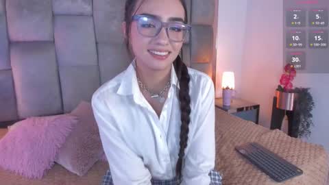 Snapshot of vale_rendon chatting on 03-08-26, 04:00 Vale rendon online show from 03-08-26, 04:00