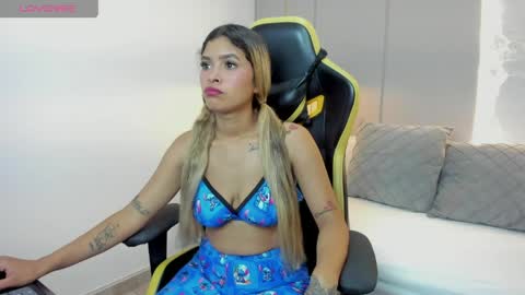 V A L E N online show from 04-08-26, 12:27