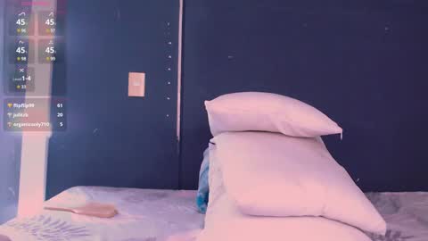 Snapshot of valen_thompson chatting on 12-11-24, 07:09 IG-valen mendoza99 twitter valenthompson99 online show from 12-11-24, 07:09