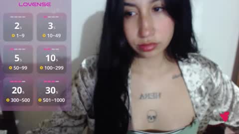 Snapshot of valen_tina33 chatting on 05-11-26, 02:17 Valentina online show from 05-11-26, 02:17