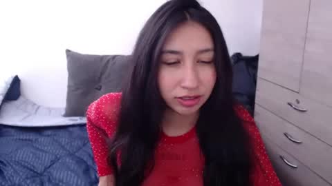Snapshot of valen_tina33 chatting on 05-28-26, 04:37 Valentina online show from 05-28-26, 04:37