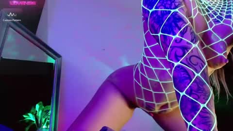 Snapshot of valengray chatting on 01-18-25, 03:27 Valen online show from 01-18-25, 03:27