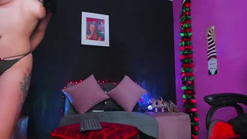 Snapshot of valenmilan chatting on 12-07-24, 03:58 valentina milan online show from 12-07-24, 03:58