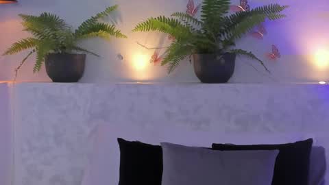 Snapshot of valenn__smith chatting on 02-25-25, 07:03 Valentina online show from 02-25-25, 07:03