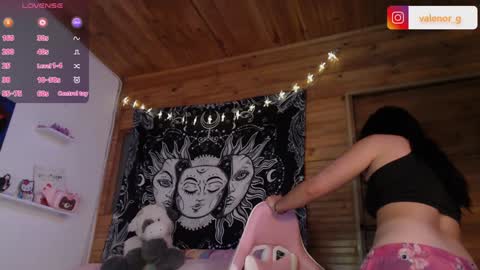 Snapshot of valenor_ chatting on 01-15-25, 03:11 valentina online show from 01-15-25, 03:11