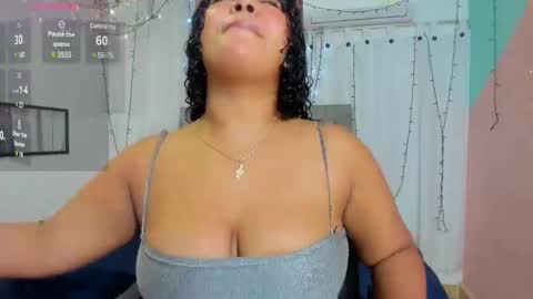 Snapshot of valentina_0_ chatting on 01-23-25, 04:30 Valentina online show from 01-23-25, 04:30
