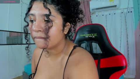 Snapshot of valentina_0_ chatting on 10-18-25, 03:20 Valentina online show from 10-18-25, 03:20