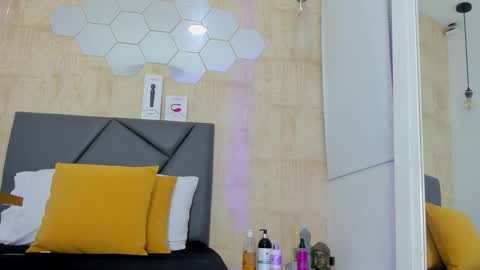 Snapshot of valentina_diiaz chatting on 11-02-25, 12:51 Velentina online show from 11-02-25, 12:51