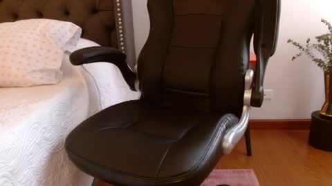 Valen Ferrer online show from 04-10-26, 08:02