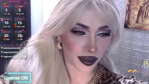 Amanda online show from 11-25-25, 03:28