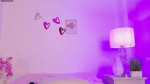 Snapshot of valentina_king18 chatting on 06-10-26, 11:35 VALENTINA online show from 06-10-26, 11:35