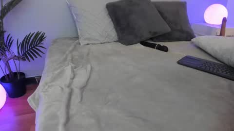 VALENTINA  online show from 03-12-25, 02:52