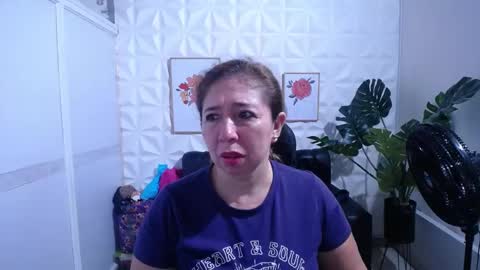 Snapshot of valentina_mature chatting on 09-11-25, 10:10 Valentina  online show from 09-11-25, 10:10