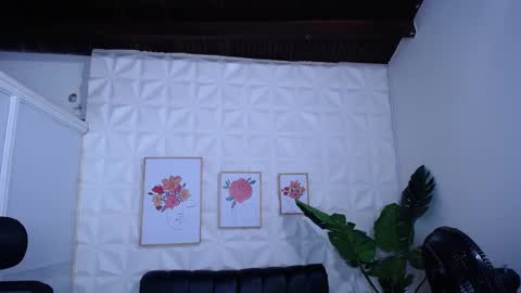 Snapshot of valentina_mature chatting on 11-01-25, 10:45 Valentina online show from 11-01-25, 10:45