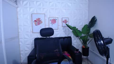 Snapshot of valentina_mature chatting on 11-08-25, 05:18 Valentina online show from 11-08-25, 05:18