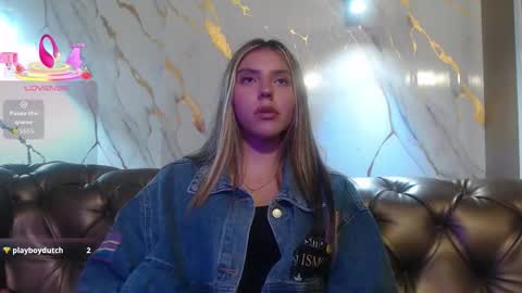 Snapshot of valentina_red18 chatting on 09-09-25, 03:22 Valentina online show from 09-09-25, 03:22