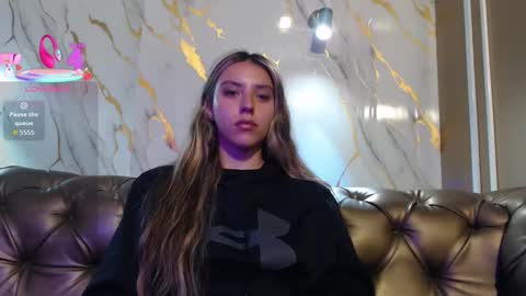 Snapshot of valentina_red18 chatting on 09-15-25, 02:28 Valentina online show from 09-15-25, 02:28