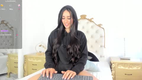 Snapshot of valentina_ross_ chatting on 02-07-25, 03:19 Valentina  online show from 02-07-25, 03:19