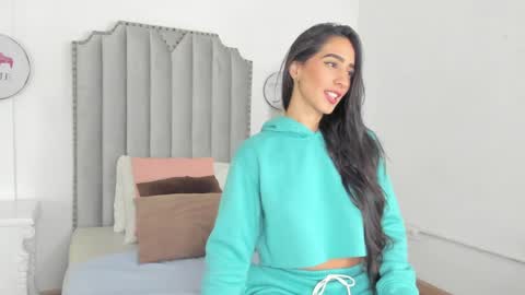 Snapshot of valentina_ross_ chatting on 06-08-26, 12:05 Valentina online show from 06-08-26, 12:05