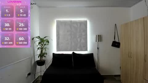 Snapshot of valentina_xx69 chatting on 12-06-24, 05:22 Valentina online show from 12-06-24, 05:22