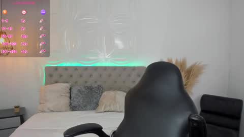 Snapshot of valentina_xx69 chatting on 02-11-25, 02:13 Valentina online show from 02-11-25, 02:13