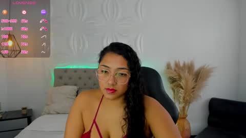 Snapshot of valentina_xx69 chatting on 02-12-25, 05:26 Valentina online show from 02-12-25, 05:26