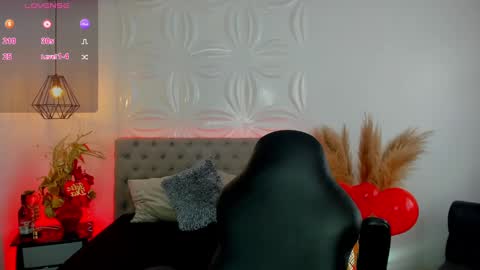 Snapshot of valentina_xx69 chatting on 02-14-25, 02:12 Valentina online show from 02-14-25, 02:12