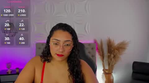 Snapshot of valentina_xx69 chatting on 03-12-25, 05:38 Valentina online show from 03-12-25, 05:38