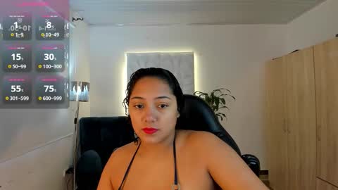 Snapshot of valentina_xx69 chatting on 10-24-25, 02:13 Valentina online show from 10-24-25, 02:13