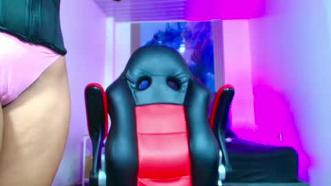 valentina_y_sneiderr online show from 04-29-26, 12:27