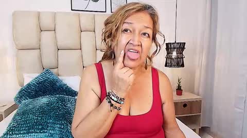 Snapshot of valentinadiazz1 chatting on 12-10-24, 05:44 Ana online show from 12-10-24, 05:44