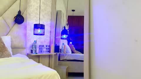 Snapshot of valentinadiazz1 chatting on 10-21-25, 05:57 Ana online show from 10-21-25, 05:57