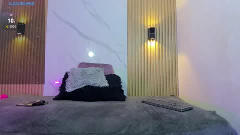 valentinaliux_ online show from 02-18-26, 11:28