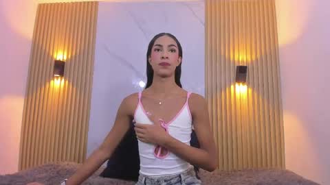 valentinaliux_ online show from 04-23-26, 11:31