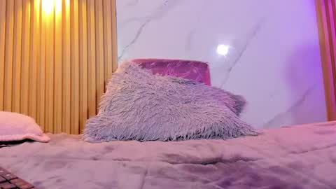 valentinaliux_ online show from 06-03-26, 02:33