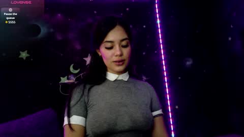 valentinarojass_ online show from 04-15-26, 08:09